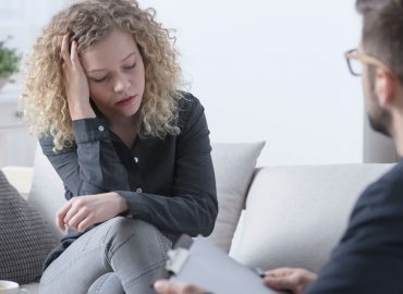 Grundkonzepte der Psychotherapie – Das Buch von Jürgen Kriz